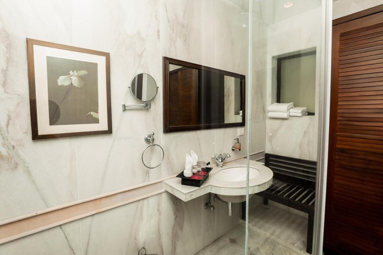 Saptapuri By Royal Orchid Hotels Limited Varanasi Exterior foto